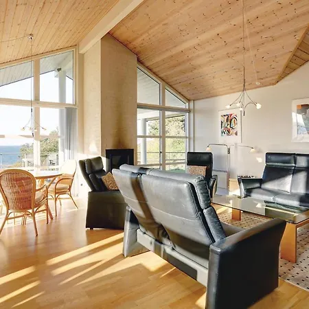 Lovely Home In Ronne With Kitchen * レンネ
